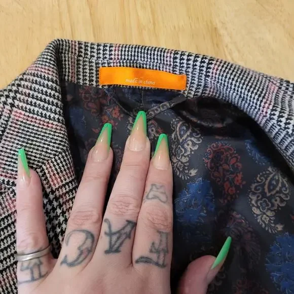 Tallia Wool Plaid Blazer pockets 19" P2P 27" long lined 3 button cuff - Picture 8 of 13